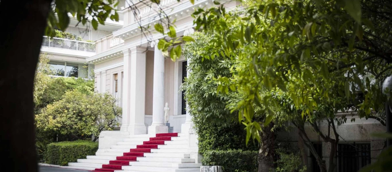 Σύσκεψη Μαξίμου: Έως το τέλος της βδομάδας το τελικό σχέδιο μονιμοποίησης των αλλοδαπών